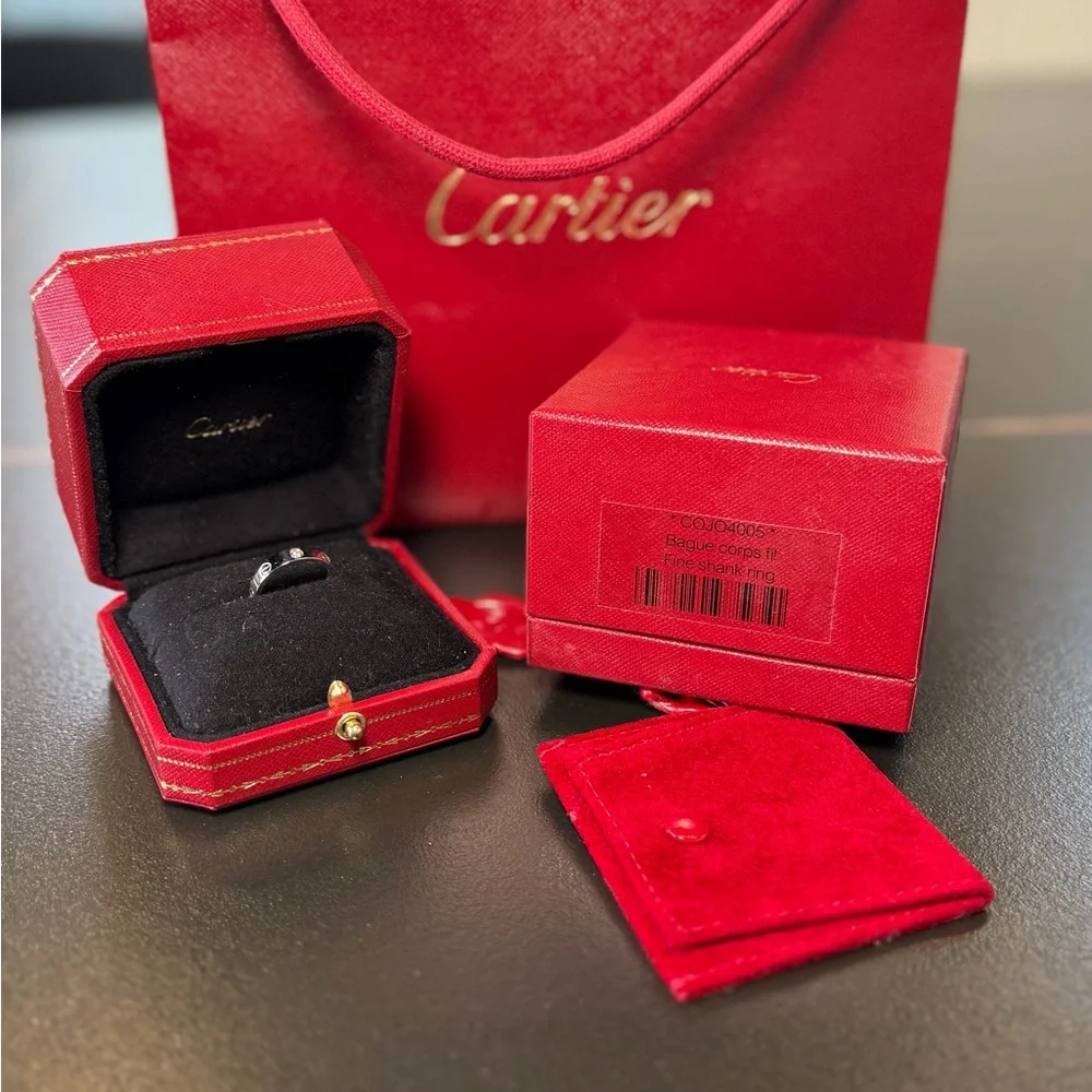 Cartier Silver Ring with diamond - Picture 1 of 6